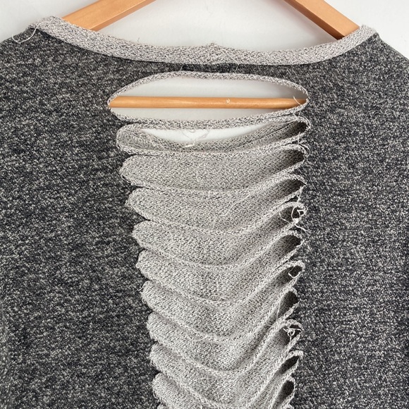 Black Bead| Stitched Skull Sweatshirt sz Small - Picture 5 of 9